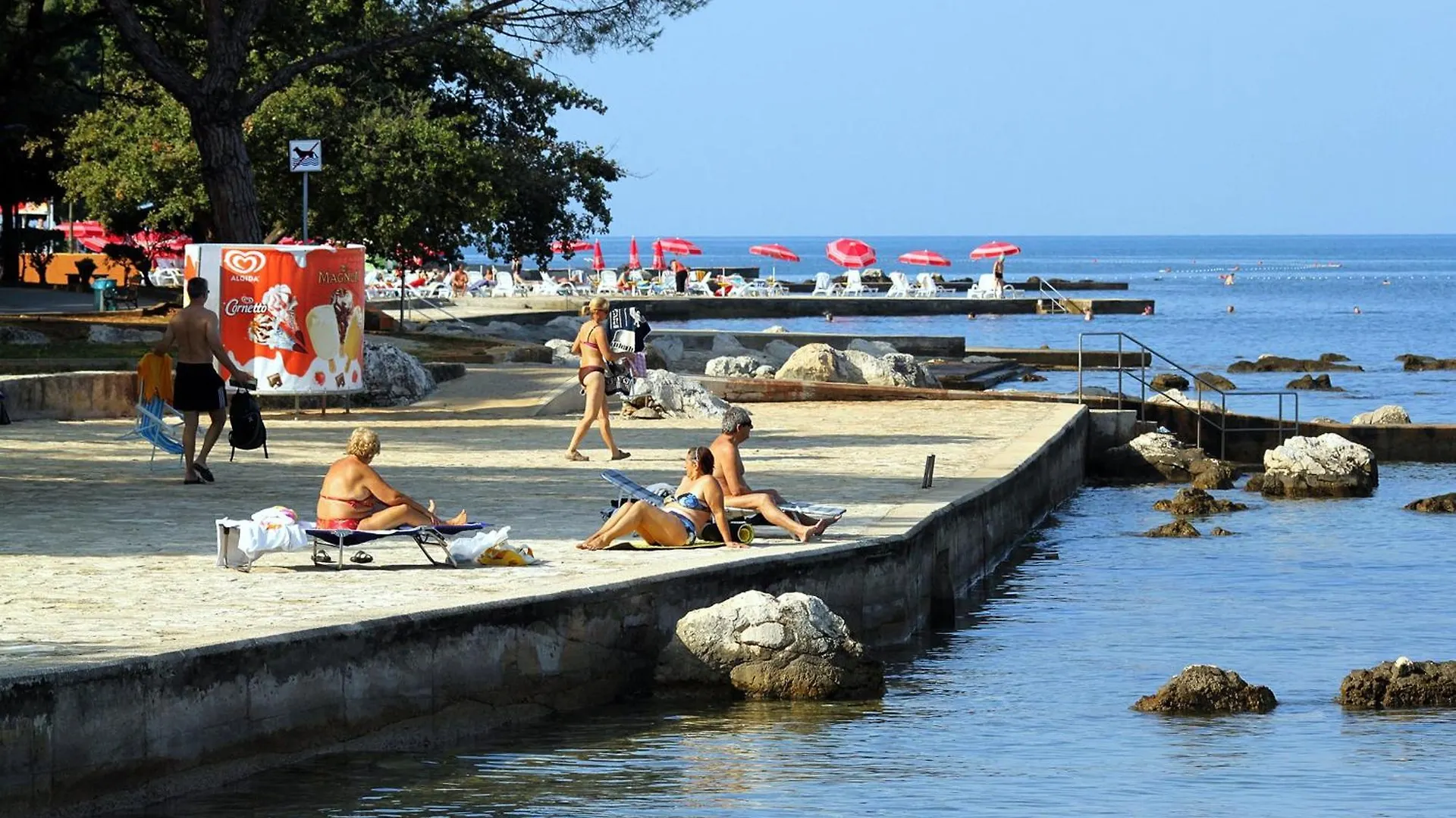 Apartments With A Parking Space Umag - 22722 0*,