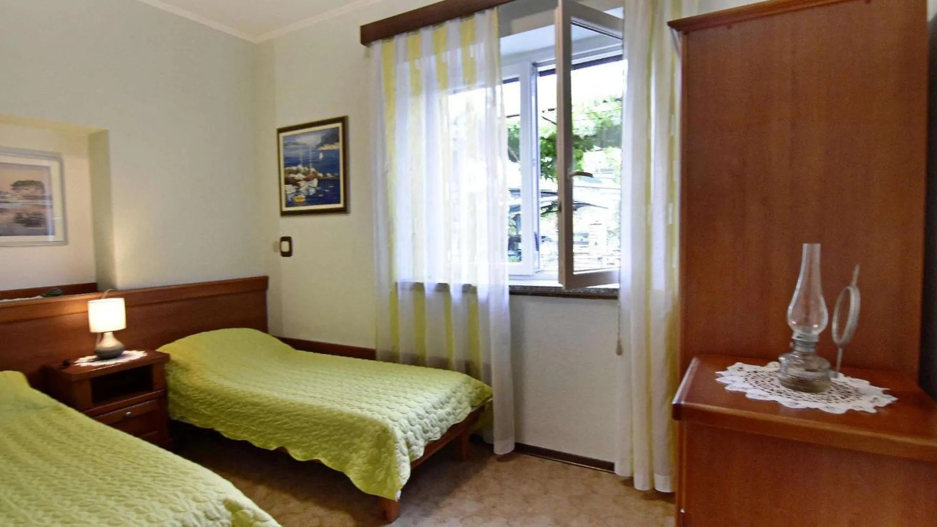 Apartments With A Parking Space Umag - 22722