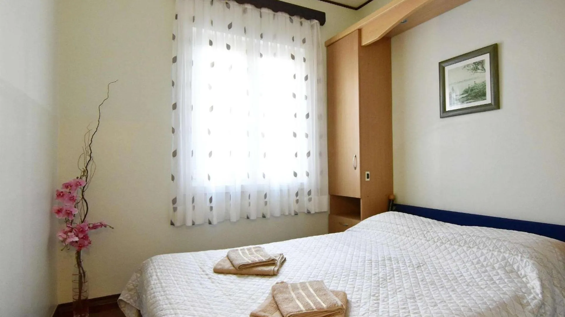 Apartments With A Parking Space Umag - 22722 Croatia